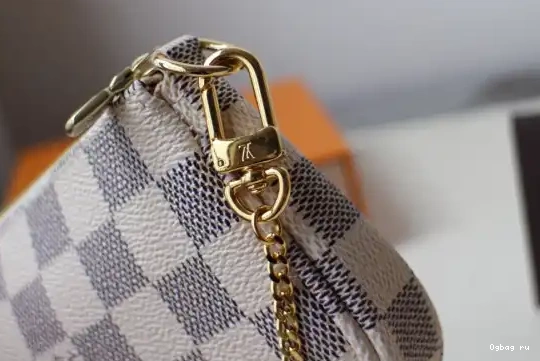 MINI ACCESSOIRES VUITTON POCHETTE LOUIS 0619